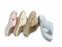 womens podiatrist recommended slippers 