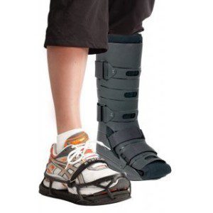 Best Walking Boots & Braces for Broken Ankle (Fracture)